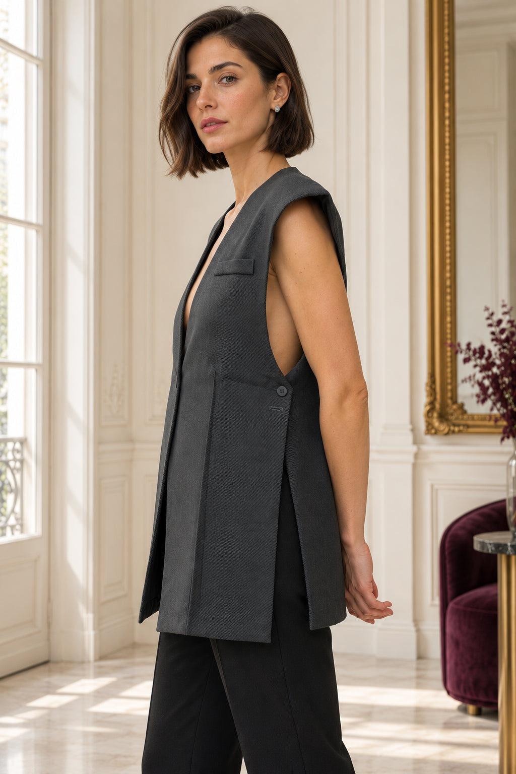 Gilet long anthracite vu de profil, côté ouvert