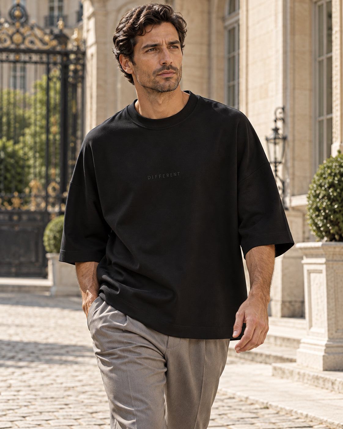 T-shirt oversize brodé ton sur ton – Unisexe