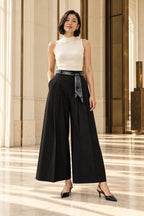 Pantalon noir style japonais avec foulard noué devant