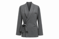 Flat lay face studio Blazer cintré gris studio fond blanc édition limitée DIFFÉRENT