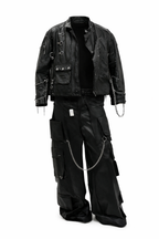 Pantalon cargo simili cuir avec chaînes - DIFFÉRENT