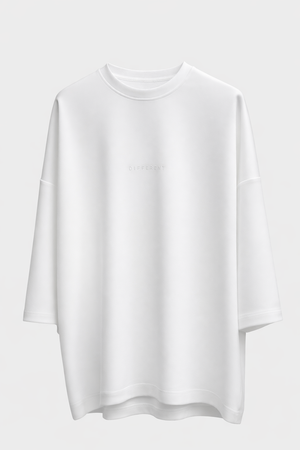 T-shirt face blanc flat lay studio poly oversize fond blanc édition limitée DIFFÉRENT officiel