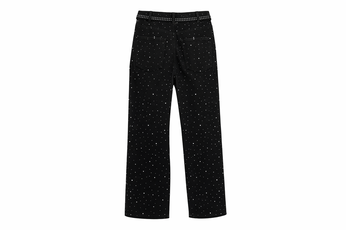 Jean à plat strass denim noir de dos édition limitée DIFFERENT fond blanc