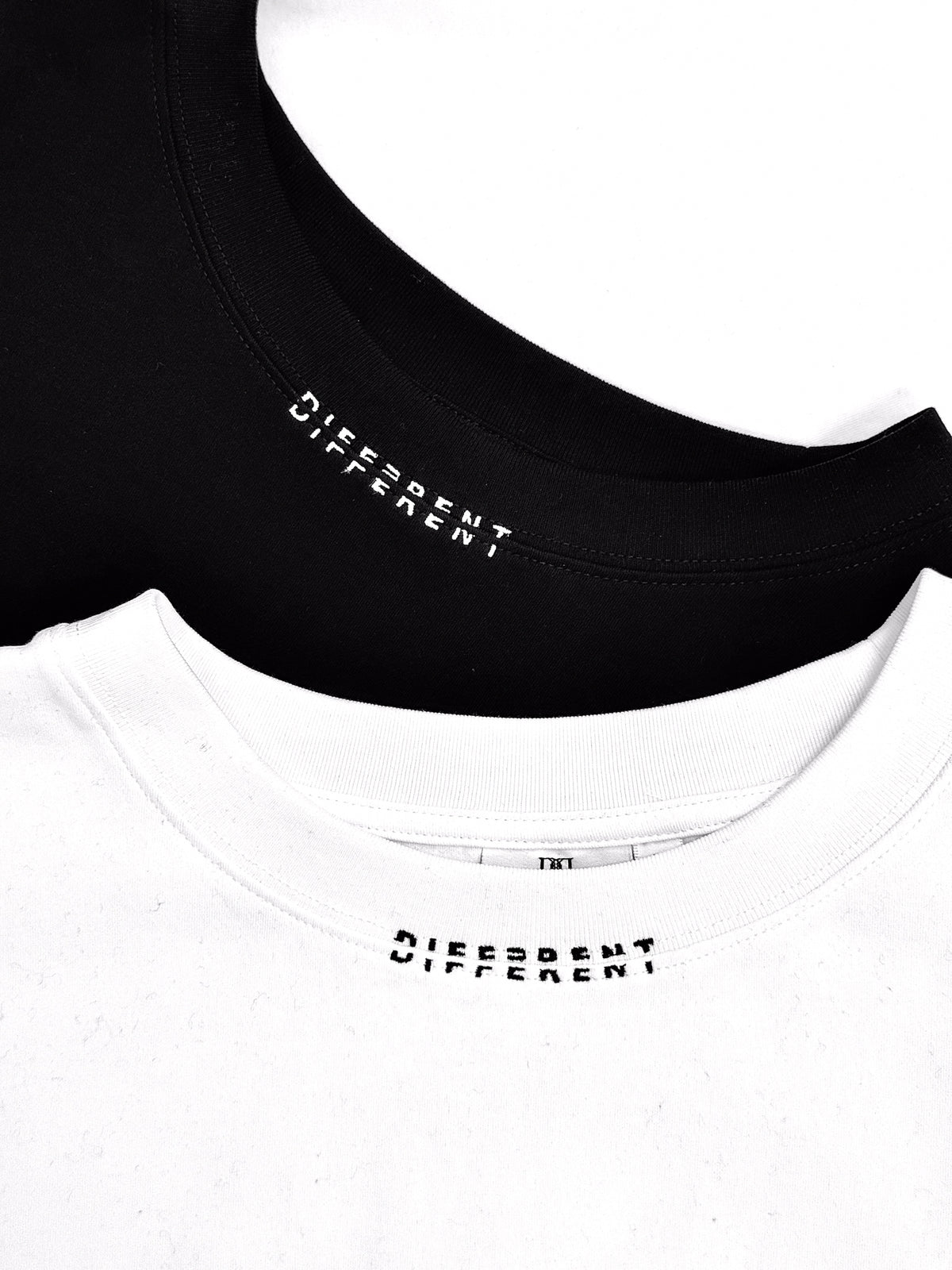 T-shirt noir et t-shirt blanc oversize femme coupe ample minimaliste premium - Détails
