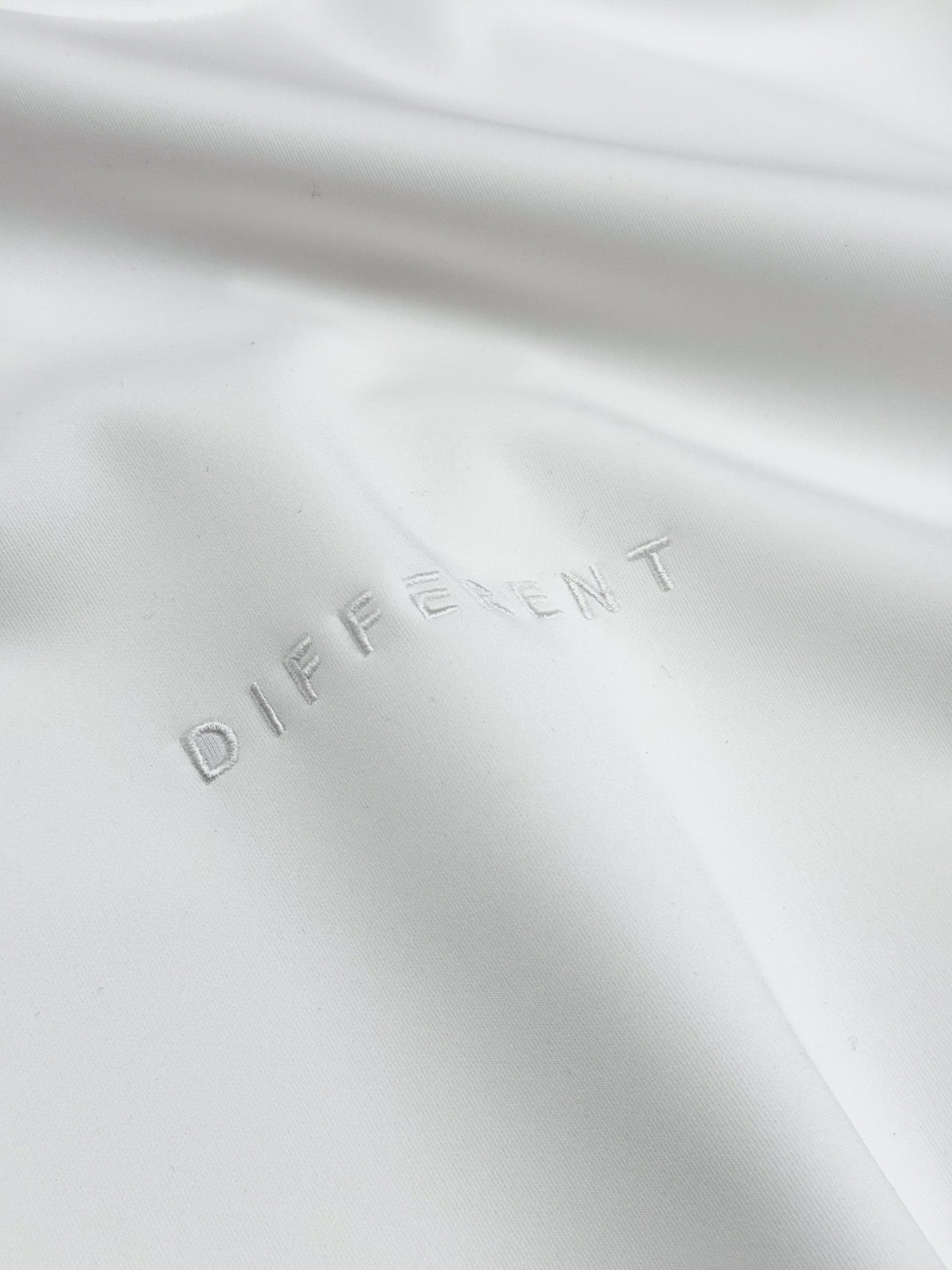T-shirt poly Oversize Unisex - DIFFÉRENT