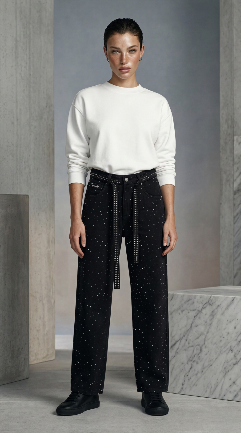 Look femme strass visible Jean strass denim streetwear paris coupe droite noir — DIFFERENT officiel