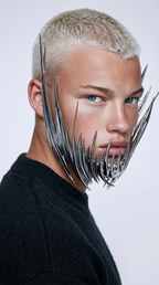 Masque facial en metal léger - DIFFÉRENT