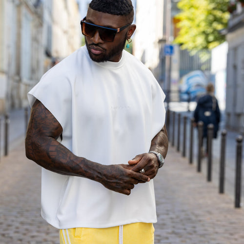 T-shirt premium oversize blanc DIFFERENT à coupe ample et logo ton sur ton brodé sur la poitrine