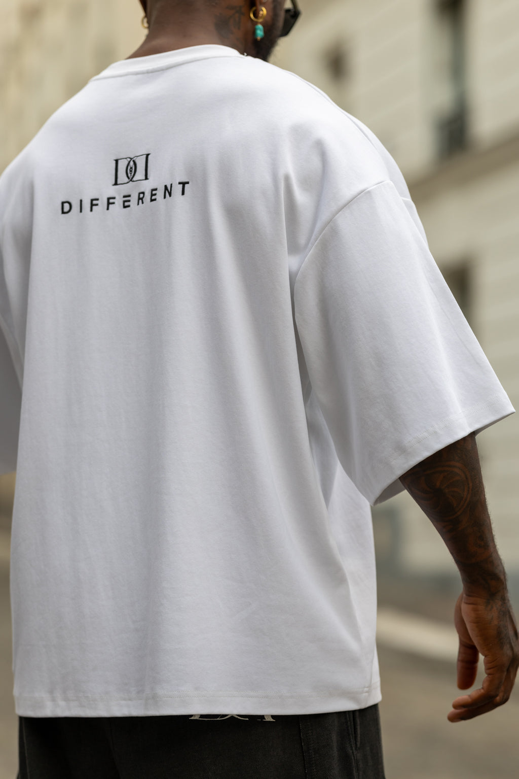 T-shirt Oversize Premium Unisexe en Coton – DIFFERENT Paris, photo 8