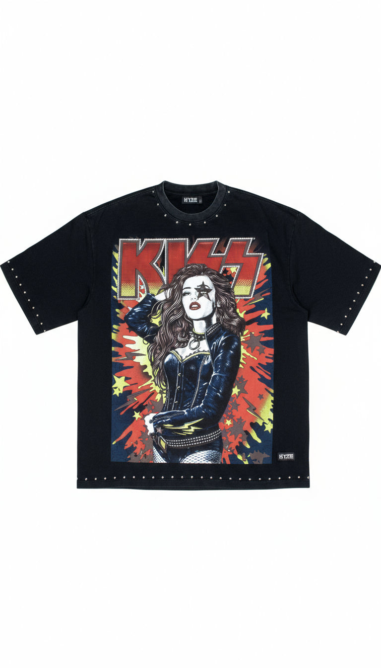 T-shirt Vintage Rockstar Kiss oversize noir à plat sur fond blanc, packshot – DIFFERENT Paris