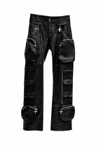 Photo pantalon cargo cuir vue dos édition limitée mode parisienne — DIFFERENT paris