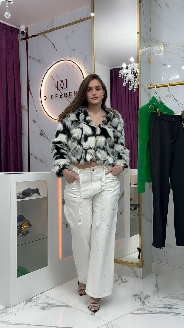 Vidéo femme Jean strass blanc denim vêtement urbain DIFFERENT officiel