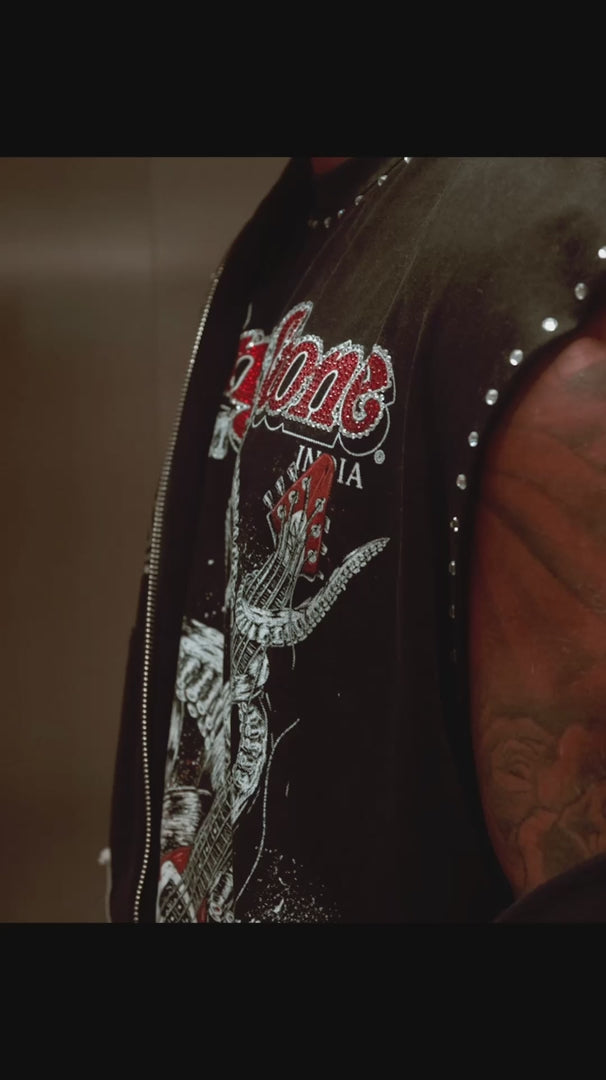 Vidéo du débardeur oversize Rockstar en strass porté – DIFFERENT Paris