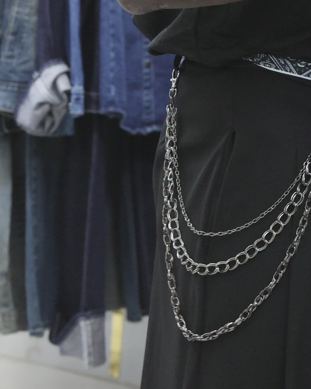 Vidéo de la chaîne de pantalon TRINITY en acier inoxydable, triple rang à mailles mixtes
