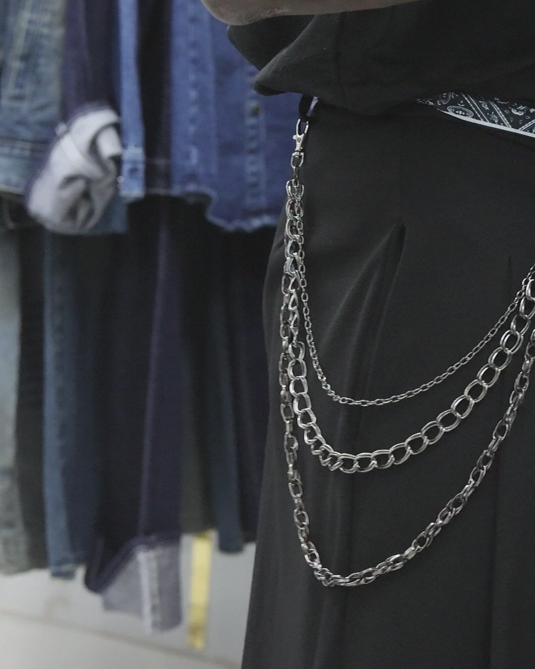 Vidéo de la chaîne de pantalon TRINITY en acier inoxydable, triple rang à mailles mixtes